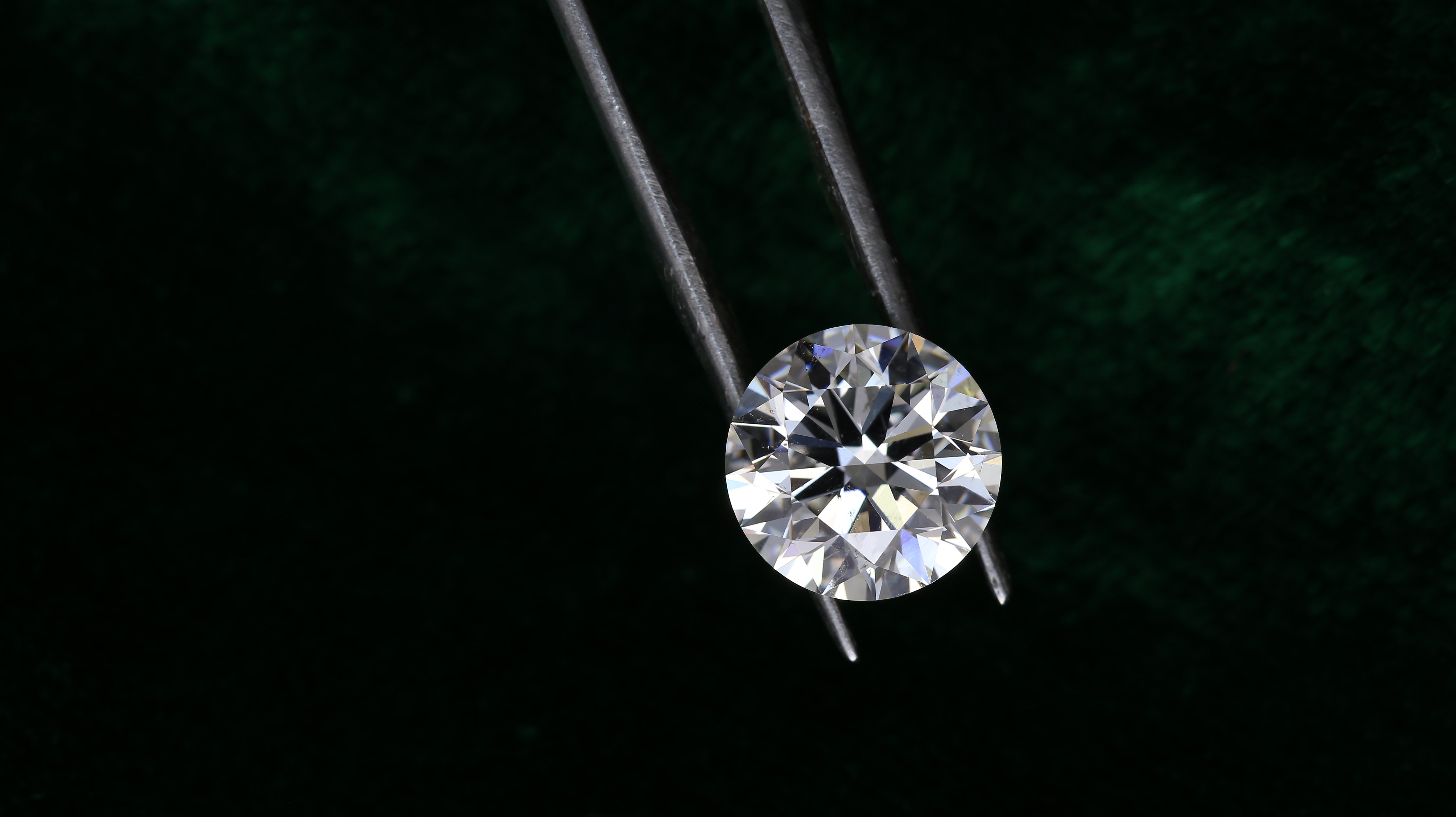 La classificazione dei diamanti: Come spiegarla in modo semplice ed esaustivo